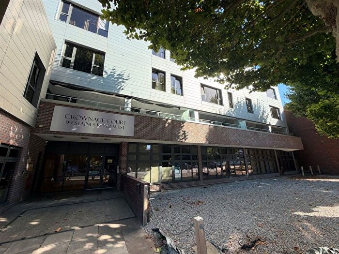 1 Bedroom Studio For Sale In Staines Road West, Sunbury-On-Thames, TW16