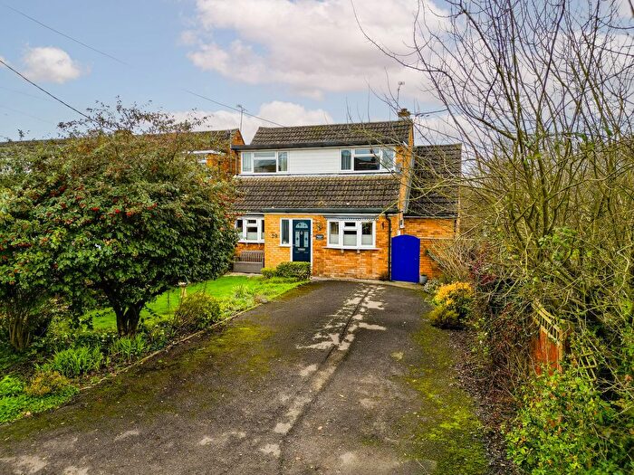 3 Bedroom Detached House For Sale In Lower Green, Westcott, HP18