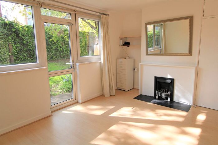 Studio To Rent In Driftway House, Stafford Road, Bow, E3