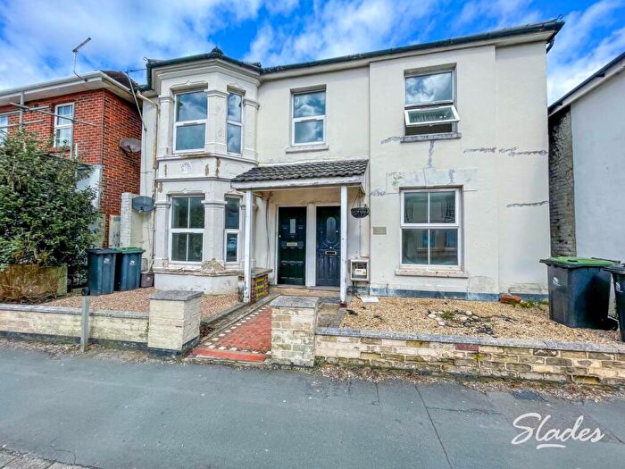 2 Bedroom Apartment To Rent In Purewell, Christchurch, Dorset, BH23