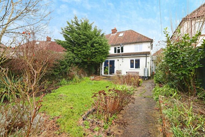 3 Bedroom Semi Detached House For Sale In Fairfield Road, Salisbury, SP1