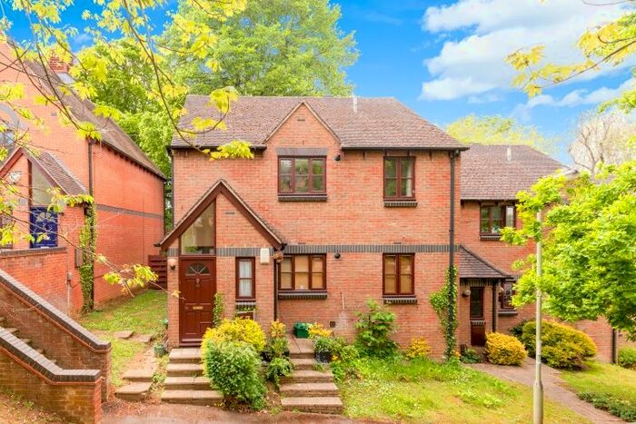 2 Bedroom Flat To Rent In Green Ridges, Headington, Oxford, OX3