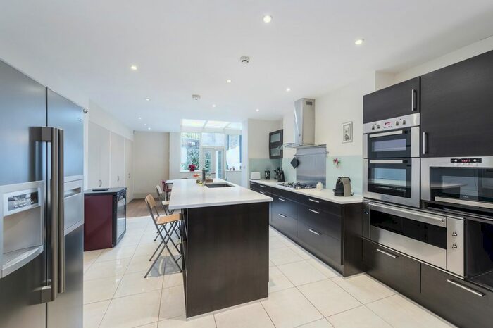 5 Bedroom Terraced House To Rent In Powis Gardens, London, W11