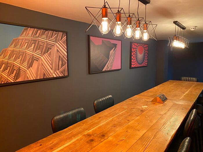 3 Bedroom Flat To Rent In Hyde Park Road, Leeds, LS6