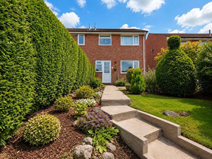 3 Bedroom Semi-Detached House For Sale In Chiltern Close, Warmley, Bristol, BS30