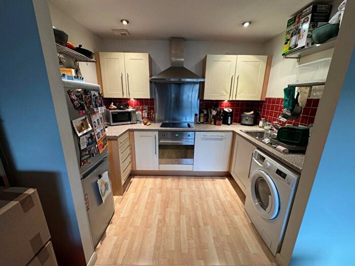 2 Bedroom Apartment To Rent In Deanery Road, BS1