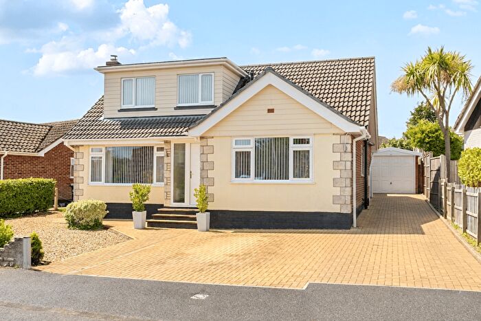 4 Bedroom Detached House For Sale In Fullerton Road, Lymington, SO41