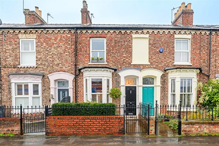 2 Bedroom Terraced House For Sale In Poppleton Road, York, YO24