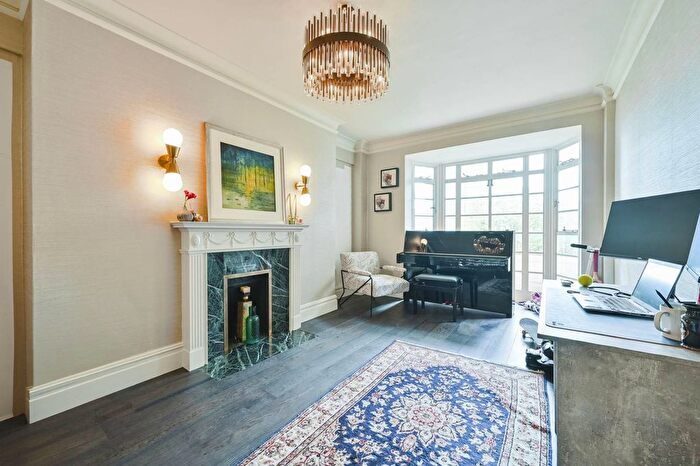 2 Bedroom Flat For Sale In Gloucester Place, Marylebone, London, NW1