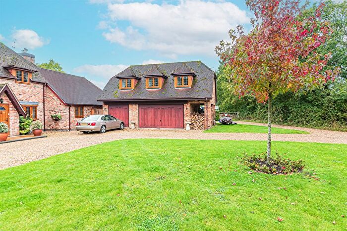 1 Bedroom Flat To Rent In New Mill Road, Eversley, Hook, RG27