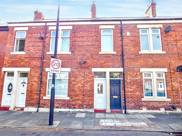 3 Bedroom Flat For Sale In Chirton Green, North Shields, Tyne And Wear, NE29
