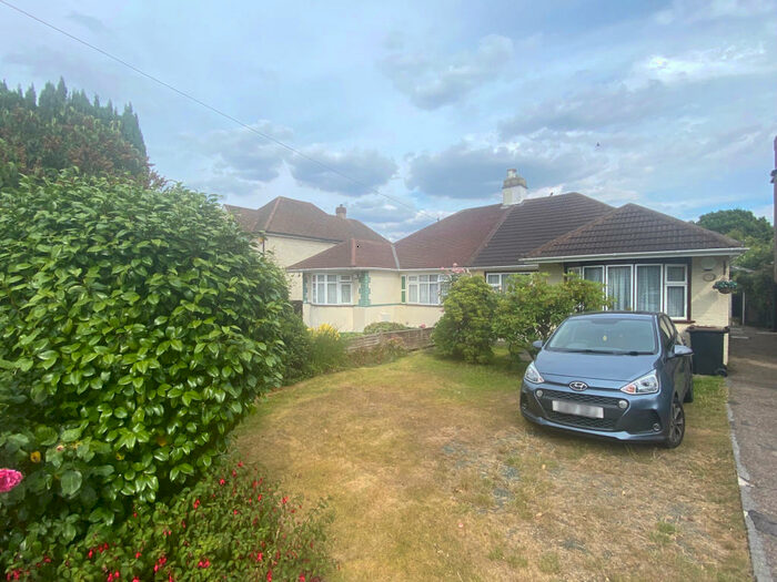 2 Bedroom Bungalow To Rent In Hildavale Road, Orpington, BR6