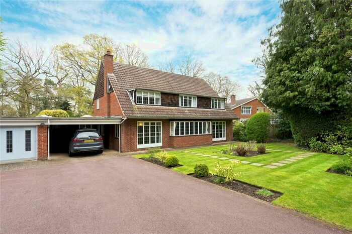 5 Bedroom Detached House To Rent In Hockering Road, Woking, GU22
