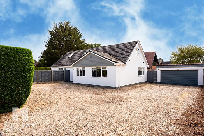5 Bedroom Chalet For Sale In Burton Close, Ashley Heath, Ringwood, BH24