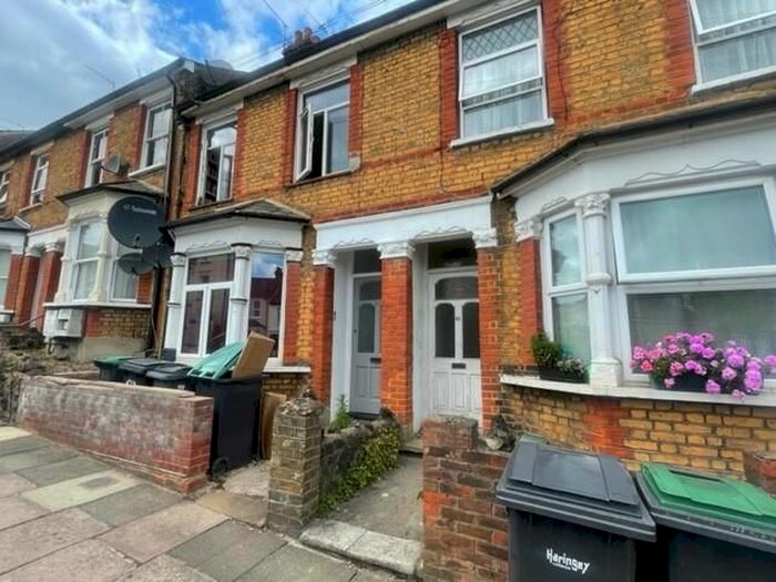 2 Bedroom Flat To Rent In Steele Road, London, N17