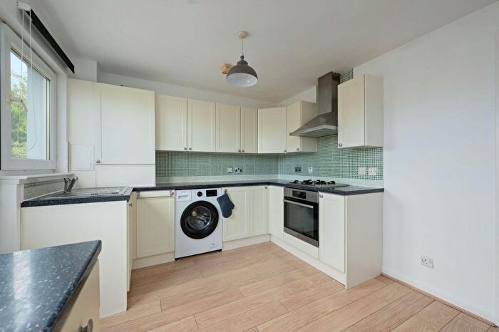 2 Bedroom Semi-Detached House For Sale In Willow Brae, Plean, FK7