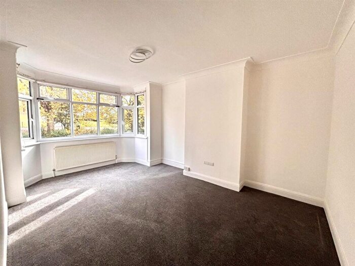 2 Bedroom Flat To Rent In Longstone Avenue, Harlesden, London, NW10
