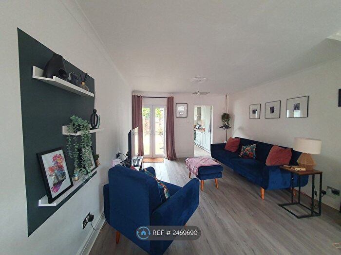 2 Bedroom Terraced House To Rent In Chelmsford Road, Stockport, SK3