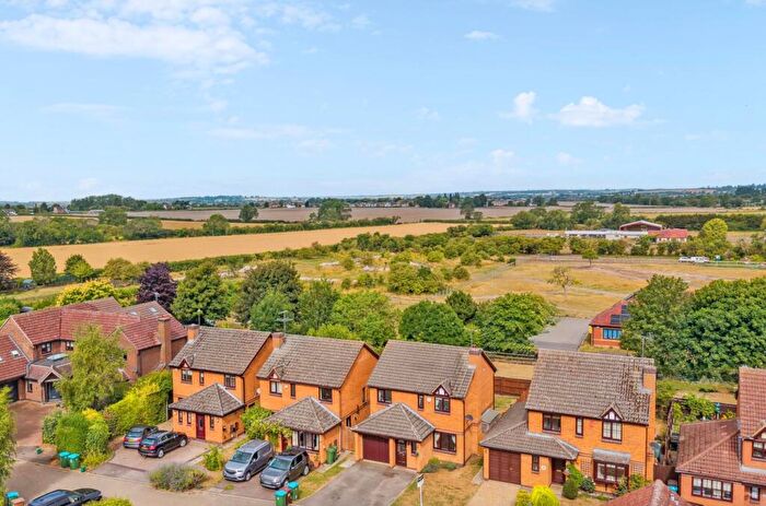 4 Bedroom Detached House For Sale In Wren Walk, Edlesborough, Buckinghamshire, LU6