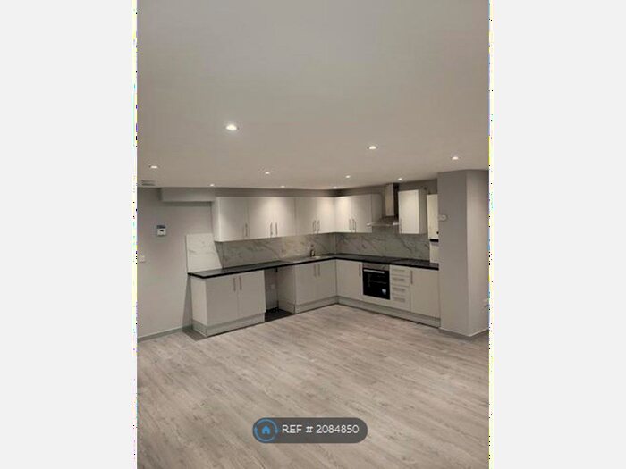 6 Bedroom Semi-Detached House To Rent In Westbrook Drive, Orpington, BR5