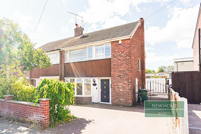 3 Bedroom Semi-Detached House For Sale In Fairholme Drive, Mansfield, NG19