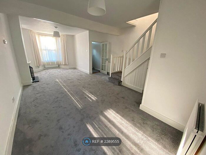 3 Bedroom Terraced House To Rent In Mitcham Road, Croydon, CR0