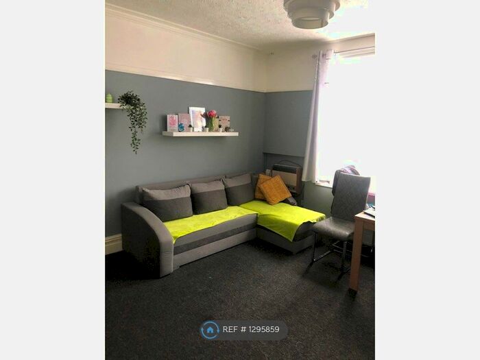 2 Bedroom Maisonette To Rent In King St, Wallasey CH44