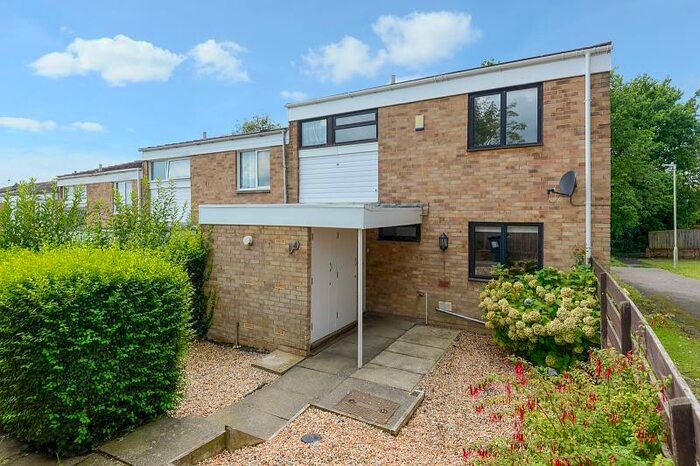 3 Bedroom Semi-Detached House To Rent In Ancress Close, Canterbury, CT2
