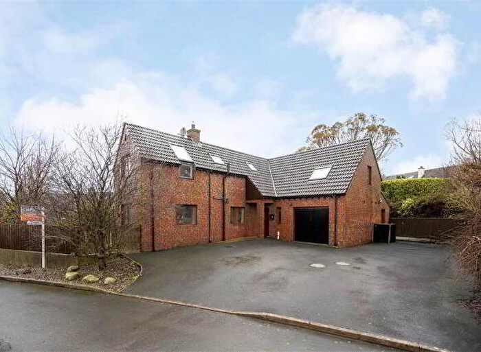 4 Bedroom Detached House For Sale In Castle View Close, Newcastle, BT33