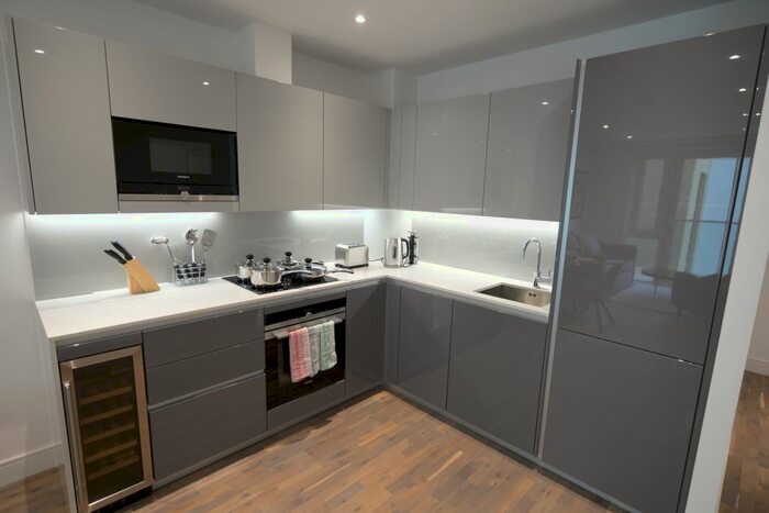 1 Bedroom Flat To Rent In Juniper Drive, London, SW18