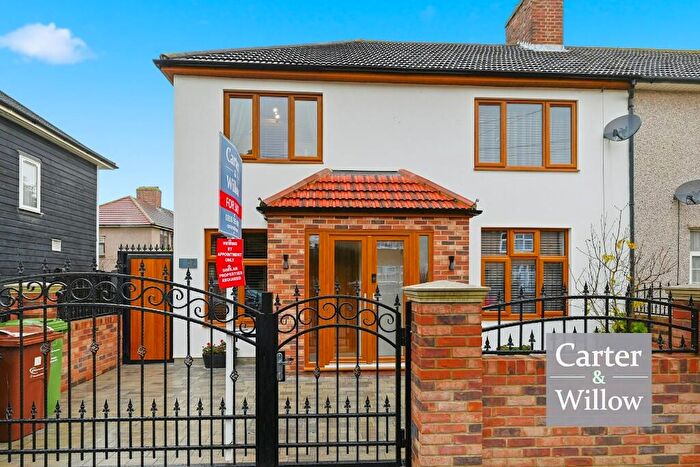 4 Bedroom End Of Terrace House For Sale In Croppath Road, Dagenham, RM10