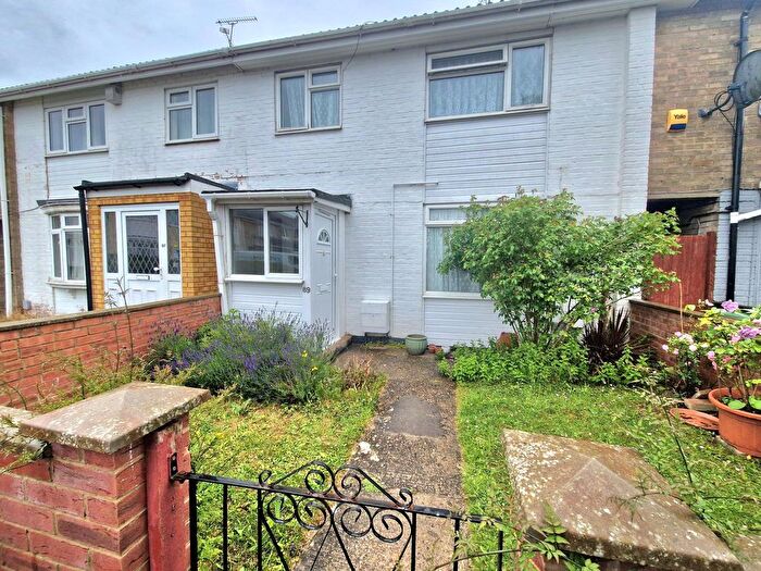 3 Bedroom Property To Rent In Grove Road, Dunstable, LU5