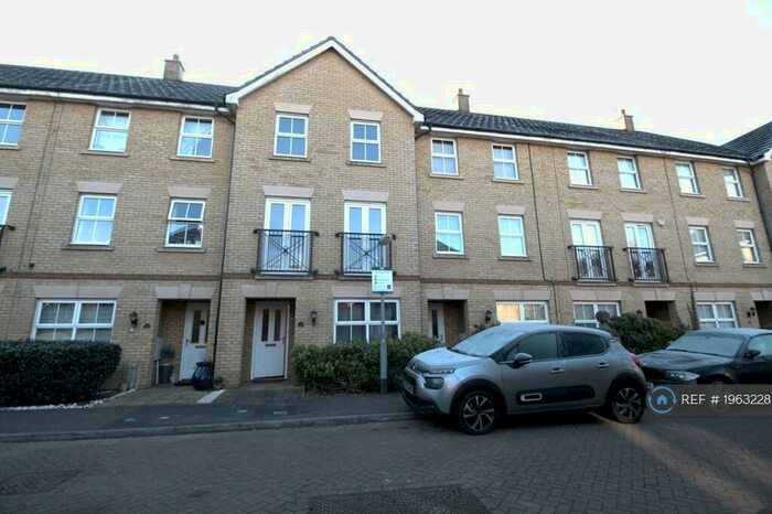 3 Bedroom Terraced House To Rent In Rowan Place, Colchester, CO1