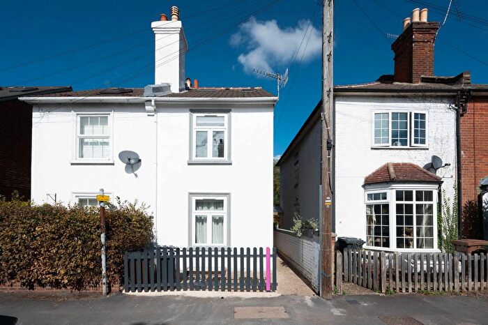 4 Bedroom Semi-Detached House To Rent In Guildford, Surrey, Guildford, GU1