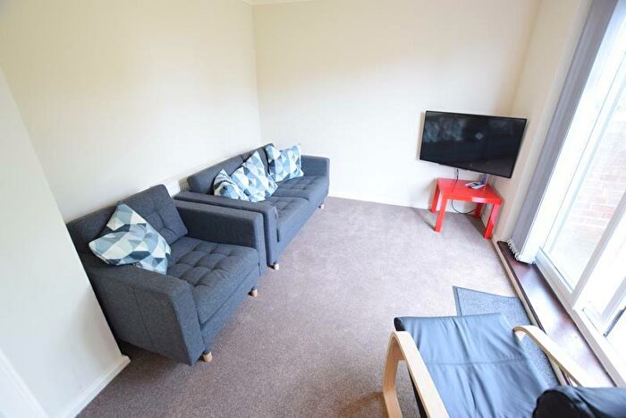 4 Bedroom Terraced House To Rent In Torrington Road - Student House - /, LN2