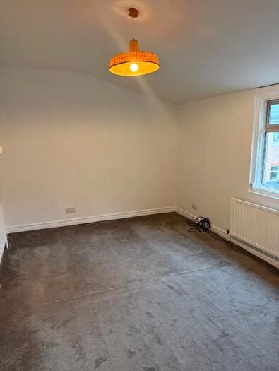 2 Bedroom Flat To Rent In Upper Tooting Road, London, SW17
