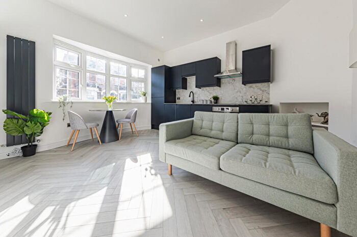 2 Bedroom Flat For Sale In Davidson Road, Croydon, CR0