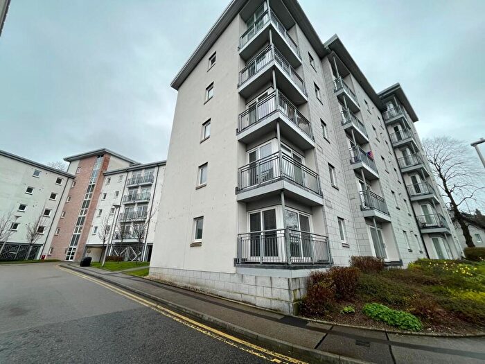 2 Bedroom Flat To Rent In Queens Crescent, Keppleston, Aberdeen, AB15