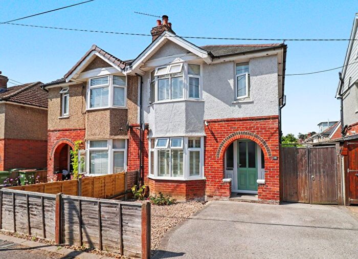 3 Bedroom Semi Detached House For Sale In Drake Road, Bishopstoke, SO50