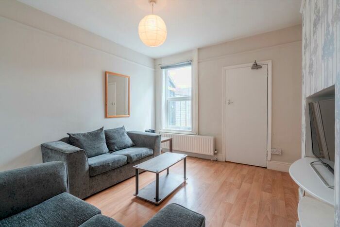 3 Bedroom Terraced House To Rent In Severn Street - Student House - /, LN1