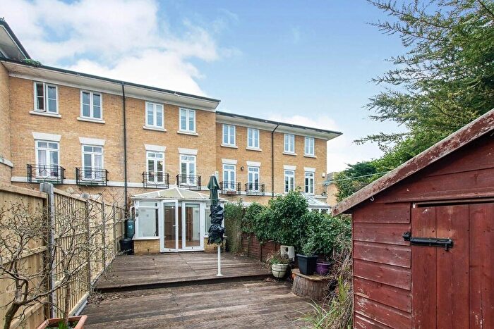 4 Bedroom Terraced House To Rent In Courtenay Avenue, Sutton, Surrey, SM2