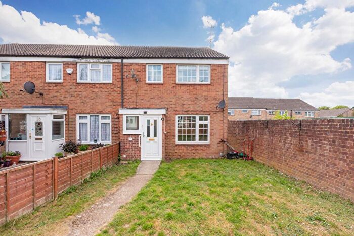 3 Bedroom End Of Terrace House For Sale In Griffin Close, Maidenhead, SL6