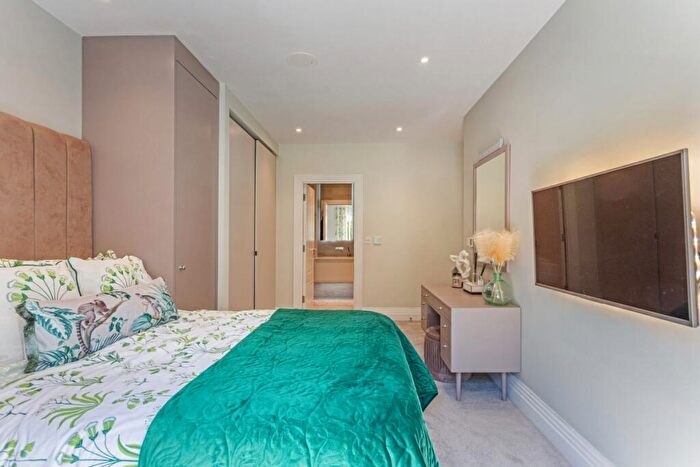 2 Bedroom Apartment To Rent In Glen Island Maidenhead, SL6