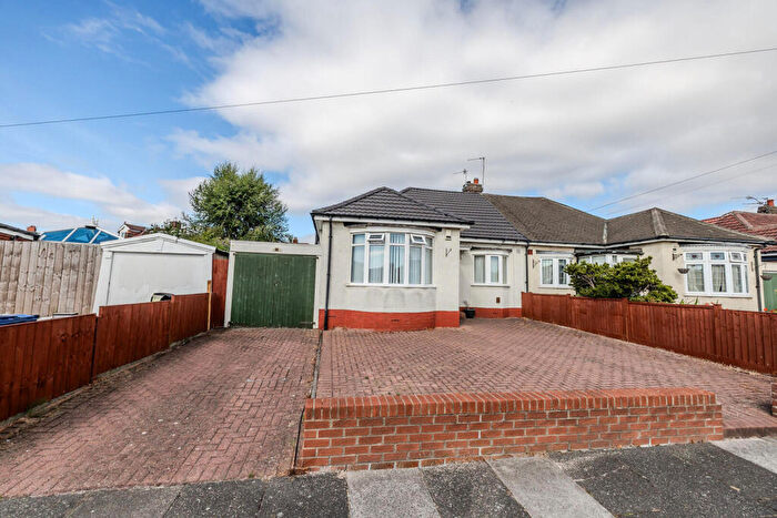 2 Bedroom Semi-Detached Bungalow To Rent In Charminster Gardens, Heaton, Newcastle Upon Tyne, NE6