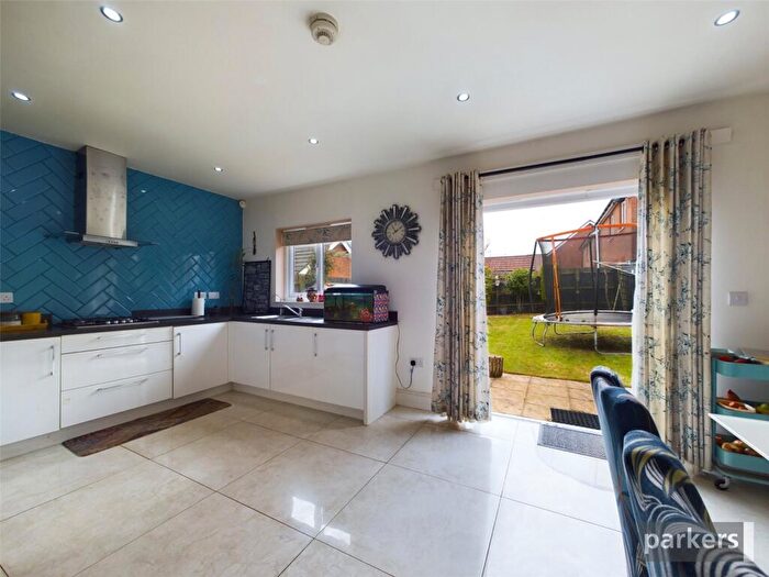 4 Bedroom Detached House For Sale In Messenger Road, Woodley, Reading, Berkshire, RG5