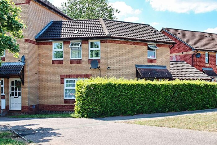 3 Bedroom Semi-Detached Bungalow To Rent In Rhodes Place, Oldbrook, Milton Keynes, Buckinghamshire, MK6