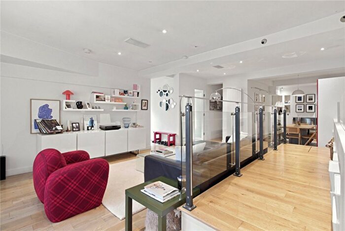 2 Bedroom Flat For Sale In Florence Street, London, N1