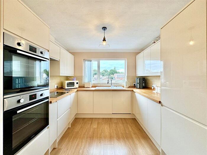 2 Bedroom Detached Bungalow For Sale In Silva Close, Bexhill-On-Sea, TN40