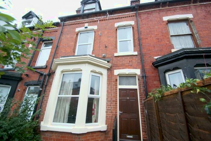 4 Bedroom Terraced House To Rent In Delph Mount, Woodhouse, Leeds, LS6
