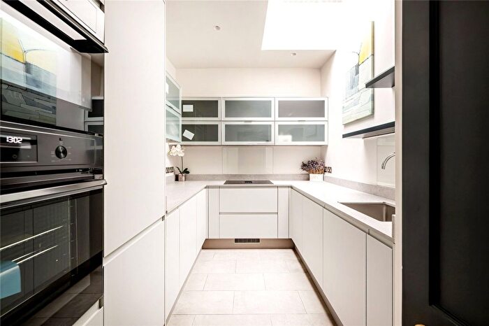 2 Bedroom Flat To Rent In Ennismore Gardens, London, SW7